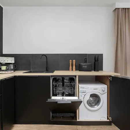 Przytulny Z Miejscem Parkingowym W Kolobrzegu By Renters Apartmán