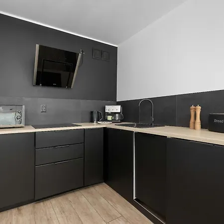 Przytulny Z Miejscem Parkingowym W Kolobrzegu By Renters Apartmán