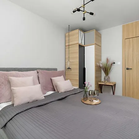 Apartmán Przytulny Z Miejscem Parkingowym W Kolobrzegu By Renters Kolobřeh