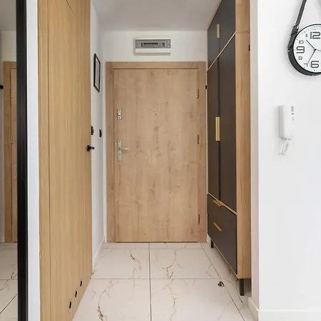 Przytulny Z Miejscem Parkingowym W Kolobrzegu By Renters Apartmán Kolobřeh