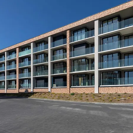 Przytulny Z Miejscem Parkingowym W Kolobrzegu By Renters Apartmán